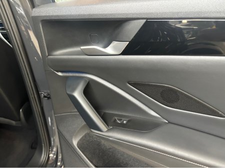2025 Volkswagen Tiguan - photo 15