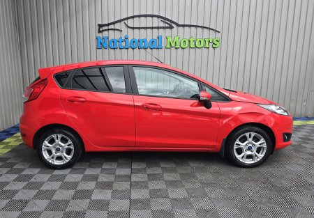 2016 Ford Fiesta - photo 2