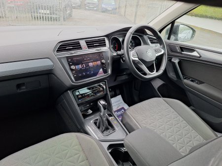 2023 Volkswagen Tiguan - photo 9