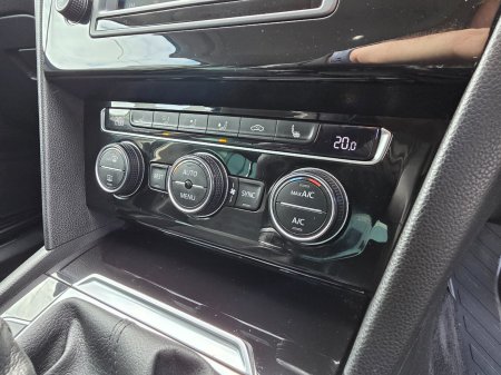 2017 Volkswagen Passat - photo 14