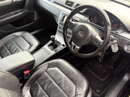 2014 Volkswagen Passat - photo 2