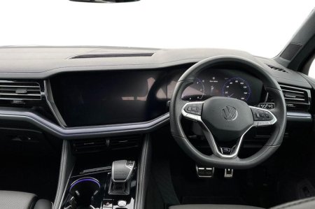 2026 Volkswagen Touareg - photo 11