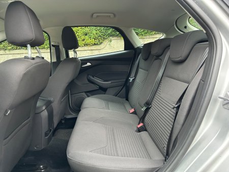 2016 Ford Focus - photo 17