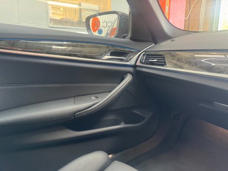 2023 BMW 5-Series - photo 14