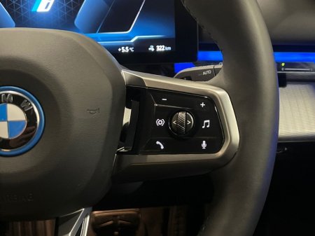 2025 BMW i5 - photo 18