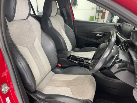 2021 Peugeot 208 - photo 8