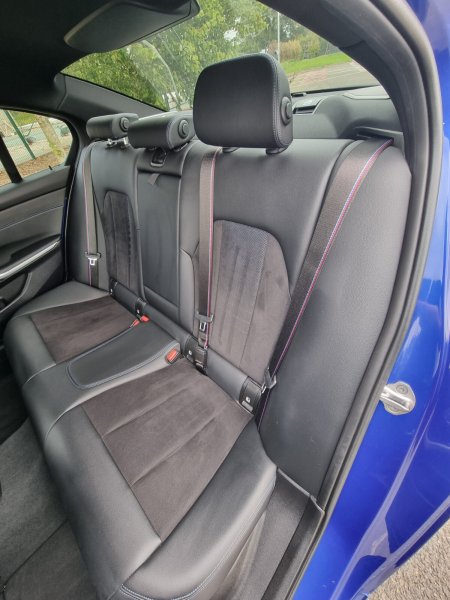 2023 BMW 3-Series - photo 21