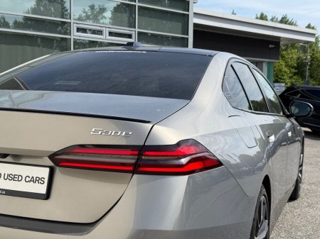 2024 BMW 5-Series - photo 19