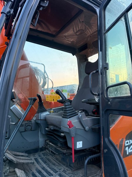 0 DOOSAN  - photo 14