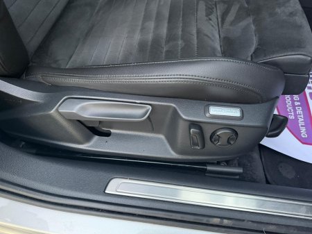 2017 Volkswagen Passat - photo 14