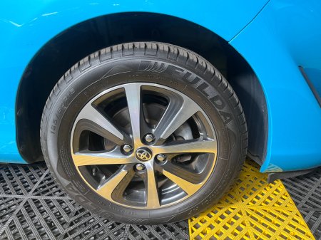 2017 Toyota Aqua - photo 10