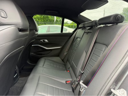 2022 BMW 3-Series - photo 18