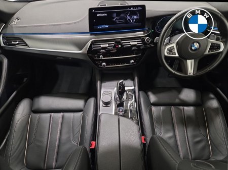 2021 BMW 5-Series - photo 4