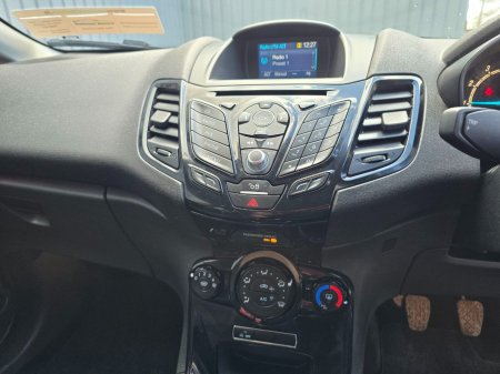 2016 Ford Fiesta - photo 14