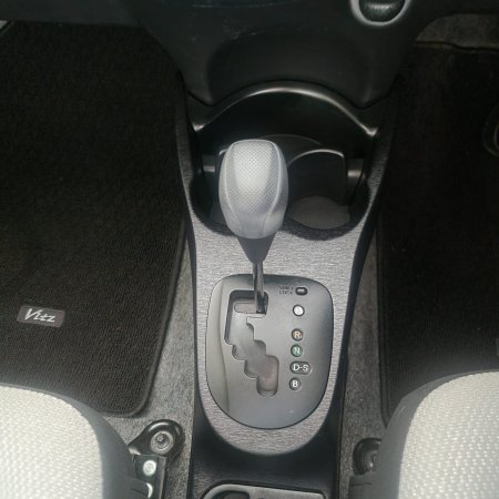 2014 Toyota Vitz - photo 11