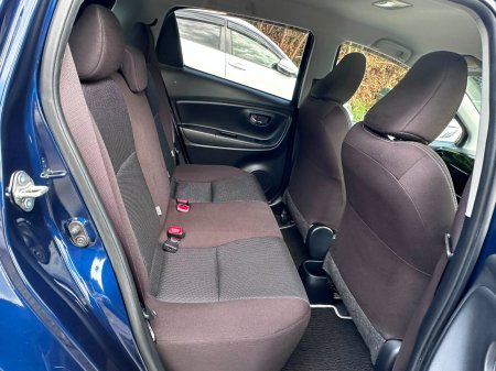 2019 Toyota Vitz - photo 12