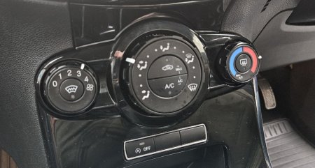 2017 Ford Fiesta - photo 14