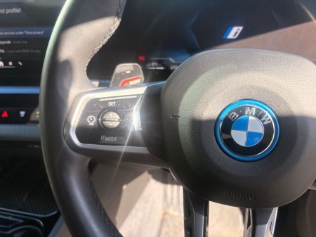 2025 BMW 5-Series - photo 8