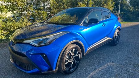 2021 Toyota C-HR - photo 2