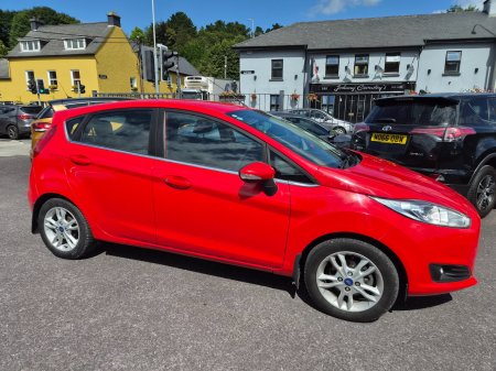 2015 Ford Fiesta - photo 2