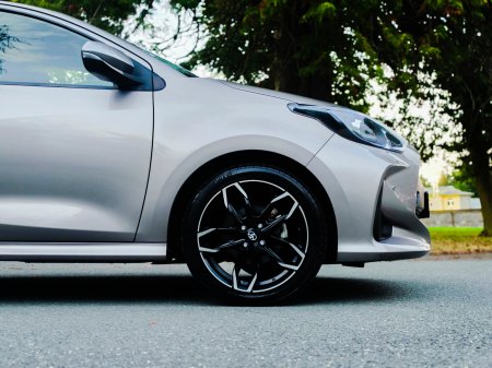 2022 Toyota Yaris - photo 3