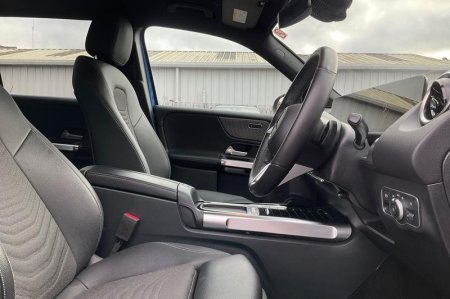 2025 Mercedes-Benz GLB - photo 17