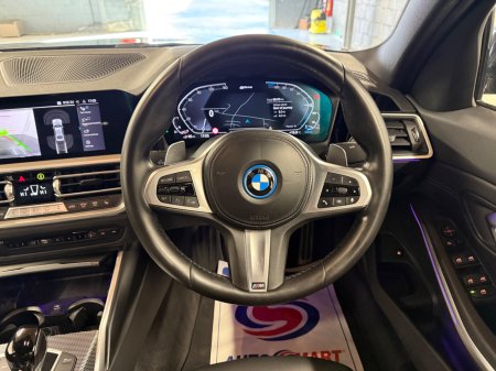 2022 BMW 3-Series - photo 14