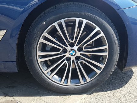 2023 BMW 5-Series - photo 12