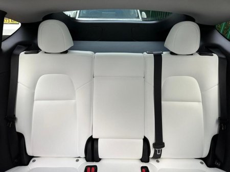 2024 Tesla Model Y - photo 8