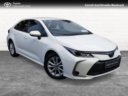 2025 Toyota Corolla Hybrid Luna Saloon