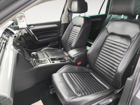 2020 Volkswagen Passat - photo 18