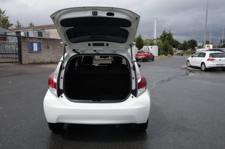 2016 Toyota Aqua - photo 17