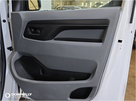 2022 Vauxhall Vivaro - photo 17