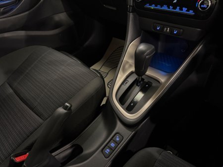 2021 Toyota Yaris - photo 8