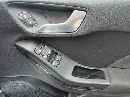 2019 Ford Fiesta - photo 17