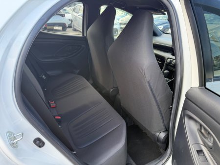 2020 Toyota Yaris - photo 8