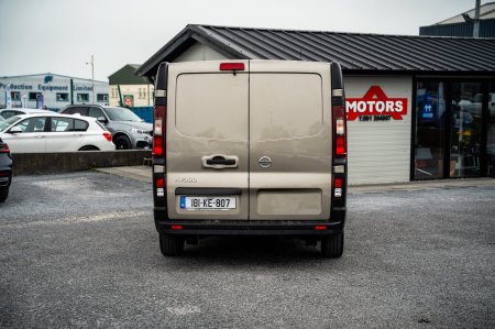 2018 Nissan NV300 - photo 2