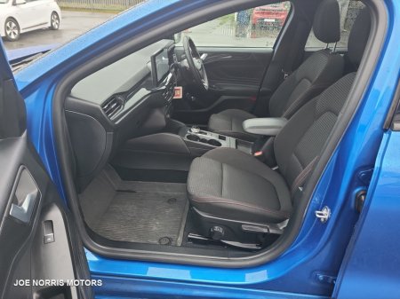 2022 Ford Focus - photo 2