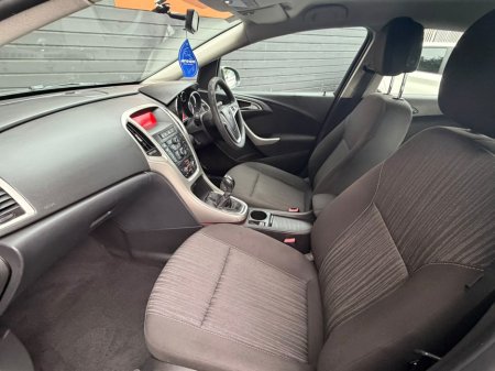 2011 Opel Astra - photo 20