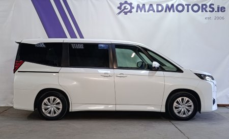 2022 Toyota Noah - photo 10