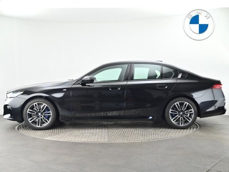 2024 BMW 5-Series - photo 3