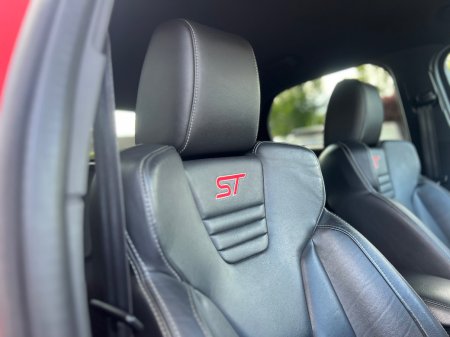 2018 Ford Focus - photo 14