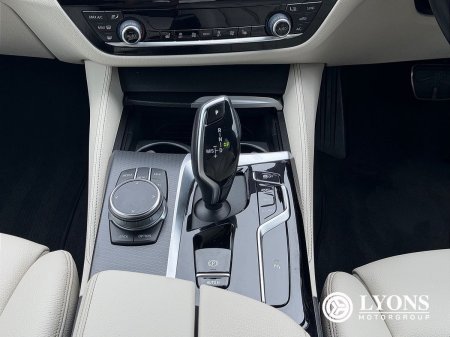 2023 BMW 5-Series - photo 11