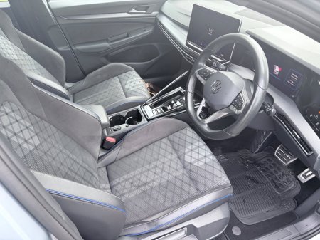 2025 Volkswagen Golf - photo 12
