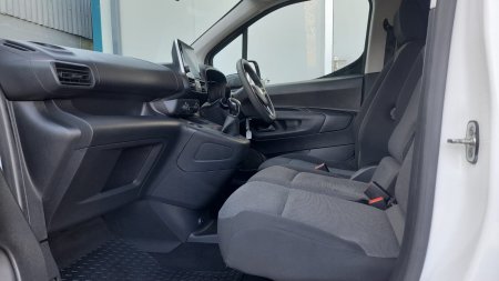 2021 Vauxhall Combo - photo 9