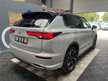 2022 Mitsubishi Outlander - photo 3