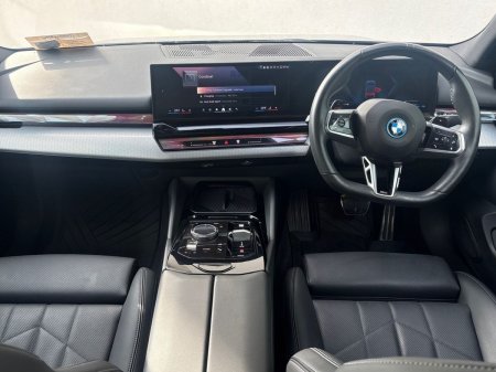 2024 BMW 5-Series - photo 4
