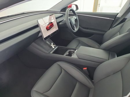 2025 Tesla Model 3 - photo 9