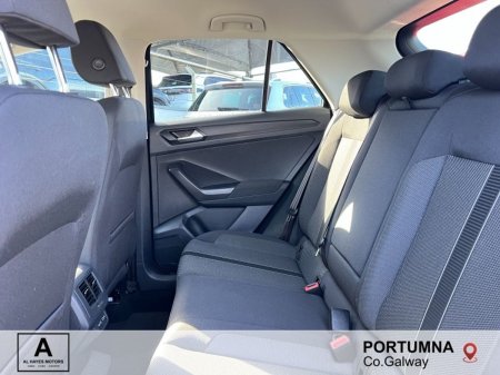 2025 Volkswagen T-Roc - photo 5
