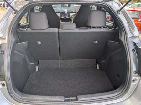 2023 Toyota Yaris - photo 8